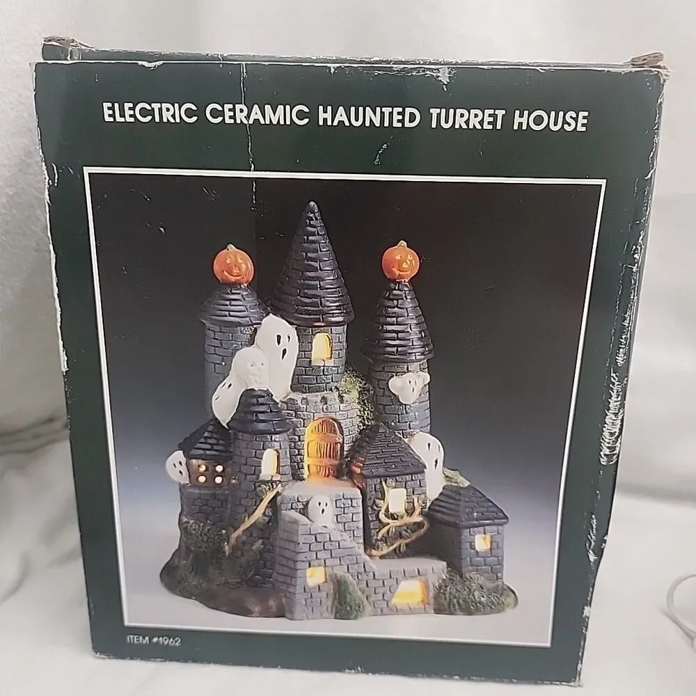 House Haunted Turret Lighted Ceramic Halloween Castle #1962 Pacific Rim Vintage